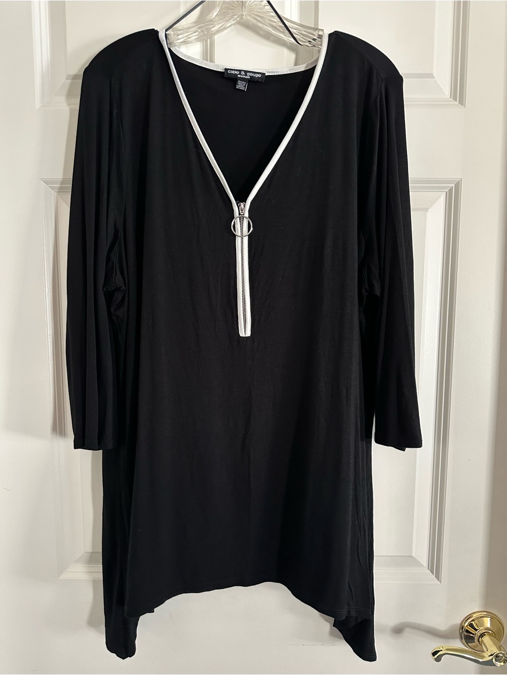 Cable & Gauge Black w/ White Zip Trim Hi-Low Tunic Top, 2X EUC